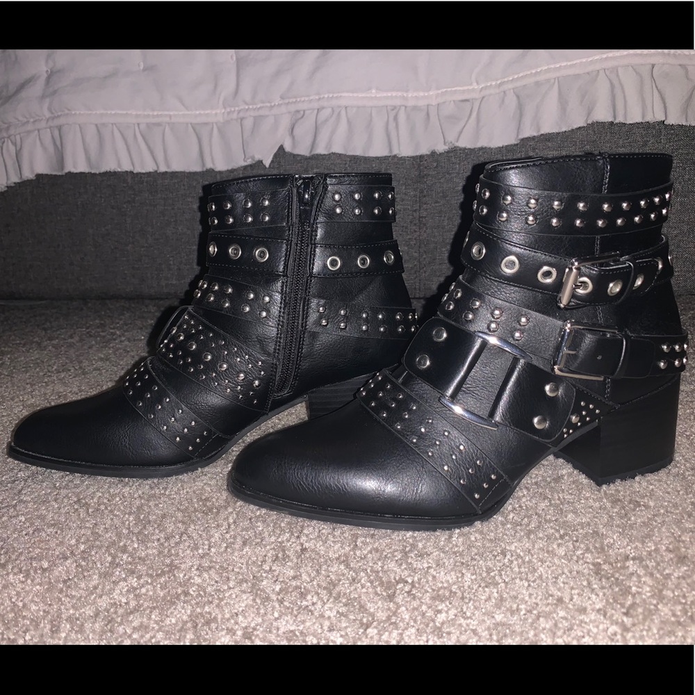 Studded booties - Picture 2 of 3